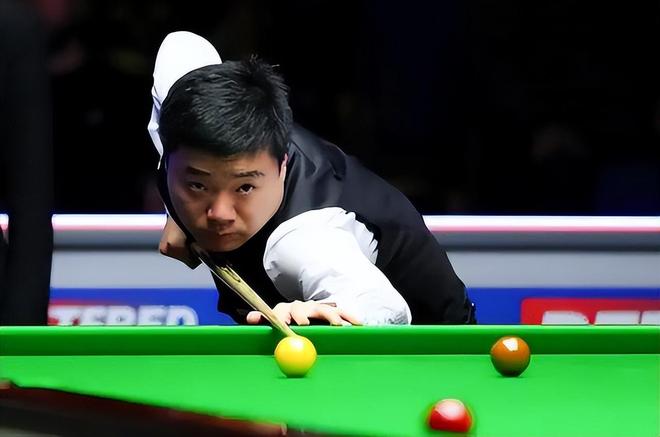 莱万：失去袖标很难过，但感受到了球迷的爱；不恨普罗别日